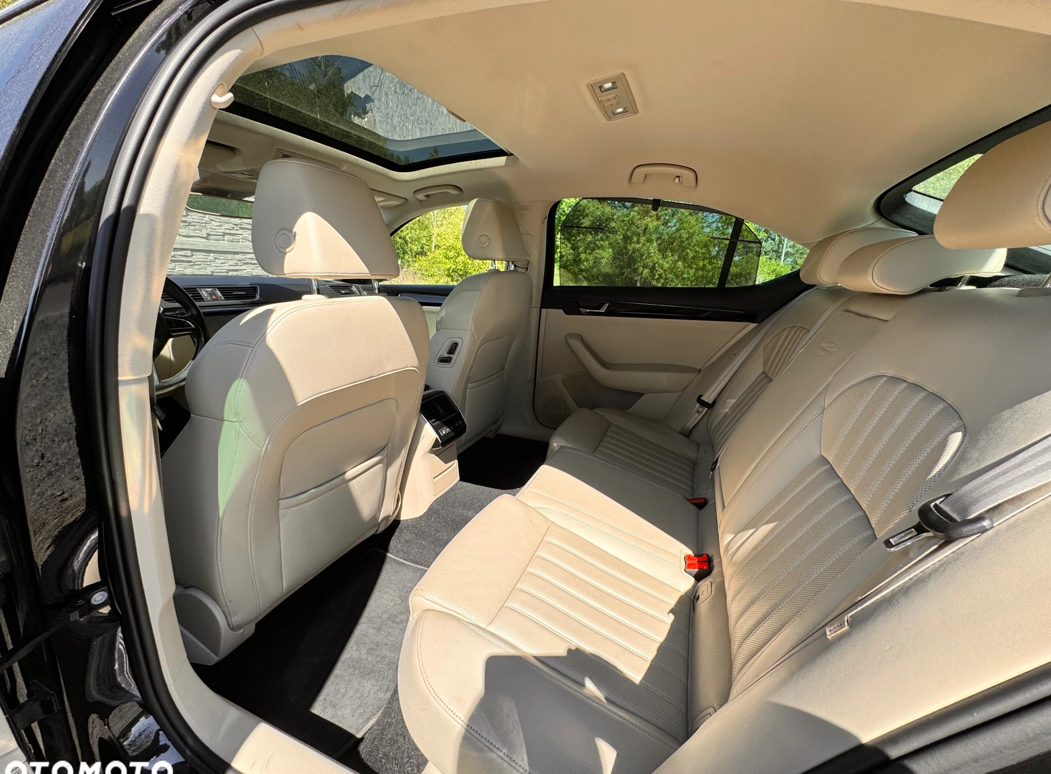 Skoda Superb cena 37900 przebieg: 261191, rok produkcji 2015 z Sztum małe 436